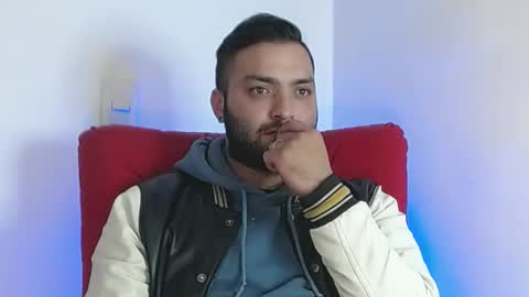 Snapshot of robert_leroy chatting on February 25, 4:35 am Stiven - online show from February 25, 4:35 am