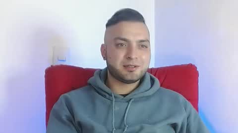 Snapshot of robert_leroy chatting on February 26, 11:59 pm Stiven - online show from February 26, 11:59 pm