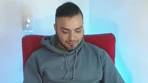 Snapshot of robert_leroy chatting on March 8, 7:49 am Stiven - online show from March 8, 7:49 am