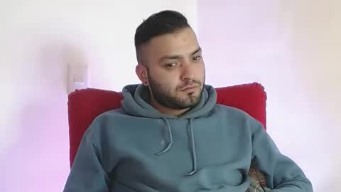 Snapshot of robert_leroy chatting on March 9, 5:22 am Stiven - online show from March 9, 5:22 am