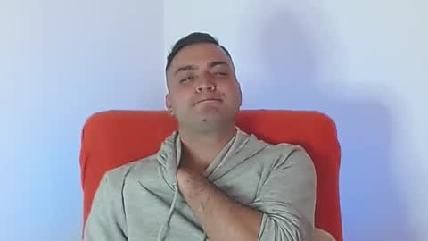 Snapshot of robert_leroy chatting on October 23, 5:44 pm Stiven - online show from October 23, 5:44 pm