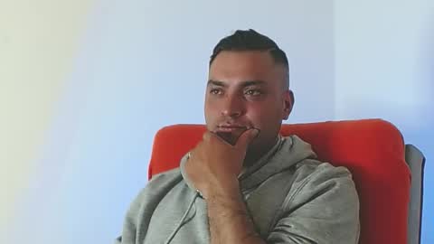 Snapshot of robert_leroy chatting on October 24, 9:22 pm Stiven - online show from October 24, 9:22 pm