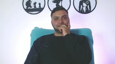 Snapshot of robert_leroy chatting on December 3, 10:41 pm Stiven - online show from December 3, 10:41 pm