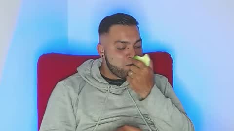 Stiven - online show from March 15, 6:30 am