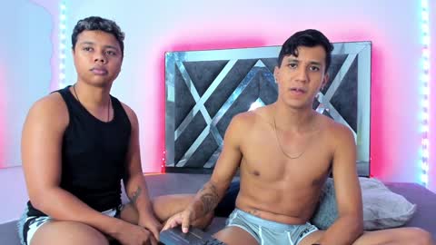 Robert Miller And Mael Thompson  online show from January 7, 4:39 am