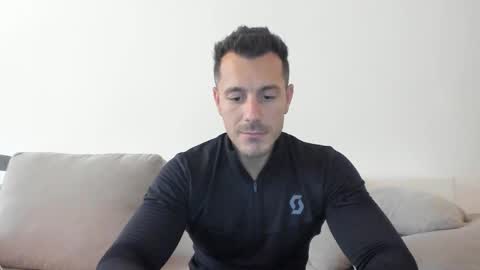 roberto4ever online show from February 2, 1:54 pm