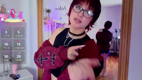 robin D online show from December 19, 2:46 pm