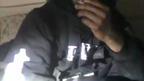 Snapshot of robincom23 chatting on December 19, 11:39 am R online show from December 19, 11:39 am