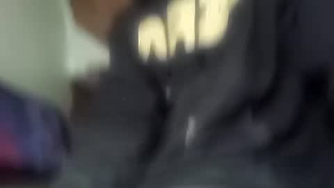 Snapshot of robincom23 chatting on September 28, 3:34 am R online show from September 28, 3:34 am