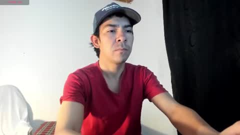 Snapshot of robindominique chatting on June 22, 11:35 pm Robin online show from June 22, 11:35 pm