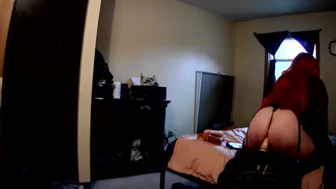 RobinHEAD online show from February 18, 5:53 pm