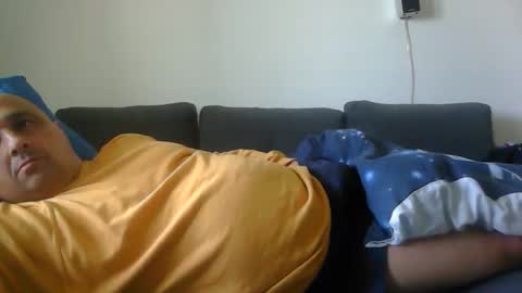 robin online show from April 19, 8:46 am