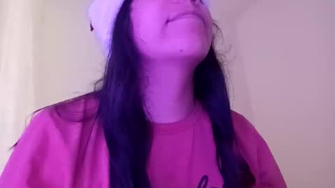 Robin online show from December 14, 6:12 pm