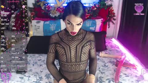 Snapshot of robinsonbaker chatting on January 24, 12:31 am Margot Ferrer online show from January 24, 12:31 am