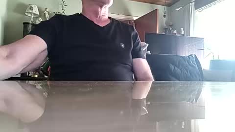 robke1966 online show from March 29, 7:19 am