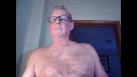 robo0000 online show from May 15, 11:34 pm