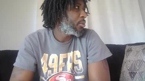 Snapshot of robo_cox chatting on December 1, 5:57 pm BBC America online show from December 1, 5:57 pm