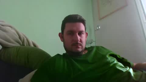 Snapshot of robtheman94 chatting on December 14, 9:58 am Robin online show from December 14, 9:58 am