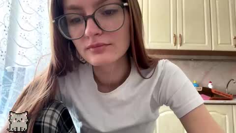 robynsentinella online show from January 7, 1:41 am