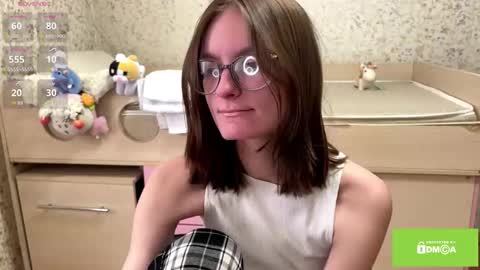 robynsentinella online show from March 26, 2:50 am