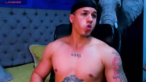 rocco_santos online show from October 11, 1:27 am