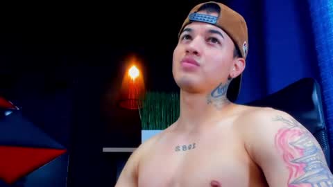 rocco_santos online show from April 22, 6:42 pm
