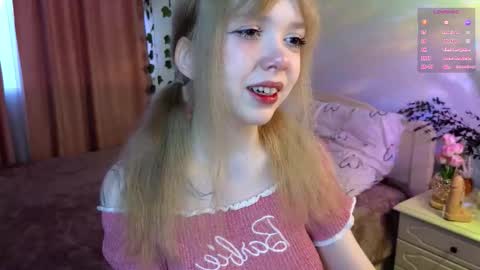 Snapshot of rochelle_dolly chatting on December 14, 9:36 am rochelle_dolly online show from December 14, 9:36 am