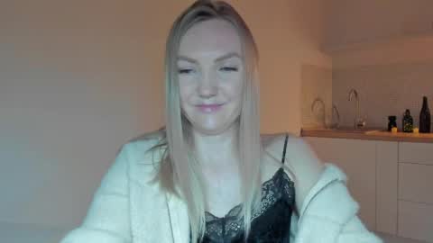 Snapshot of rock__baby chatting on May 4, 10:50 pm rock__baby online show from May 4, 10:50 pm