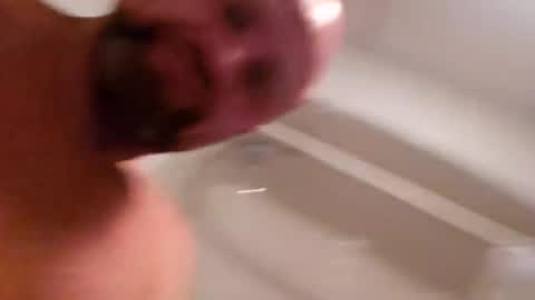 Snapshot of rockharder000 chatting on January 24, 2:28 am rockharder000 online show from January 24, 2:28 am