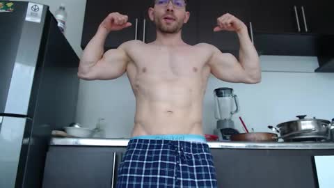 rocky muscle online show from January 9, 5:04 pm