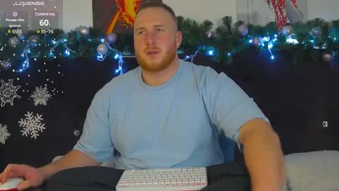 Snapshot of roddy_riss chatting on December 21, 1:42 pm Roddy online show from December 21, 1:42 pm