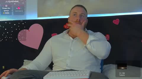 Snapshot of roddy_riss chatting on February 12, 2:21 pm Roddy online show from February 12, 2:21 pm