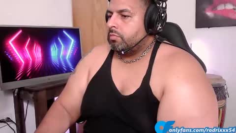 Snapshot of rodrixxx54 chatting on January 12, 12:18 am rodrixxx54 online show from January 12, 12:18 am