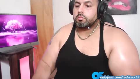 Snapshot of rodrixxx54 chatting on February 7, 12:31 am rodrixxx54 online show from February 7, 12:31 am