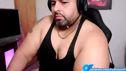 Snapshot of rodrixxx54 chatting on February 19, 8:20 pm rodrixxx54 online show from February 19, 8:20 pm