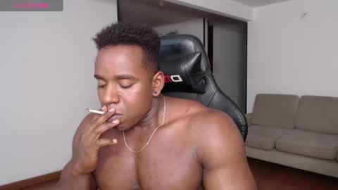 Snapshot of rogger_physique chatting on February 7, 4:06 am Rogger online show from February 7, 4:06 am