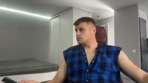 Snapshot of roguetitan6 chatting on November 9, 9:07 am roguetitan6 online show from November 9, 9:07 am