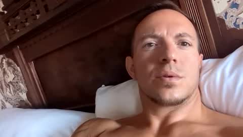 rokco_ online show from March 8, 5:11 pm