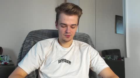 Snapshot of rokko_diamond777 chatting on December 17, 1:38 pm taylor fox online show from December 17, 1:38 pm