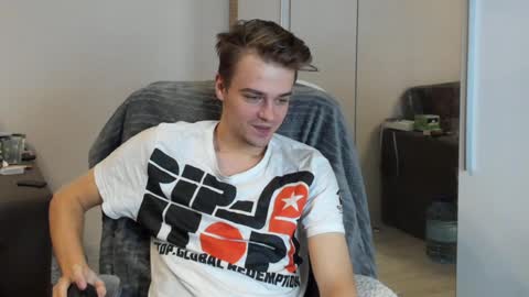 Snapshot of rokko_diamond777 chatting on December 22, 6:39 am taylor fox online show from December 22, 6:39 am