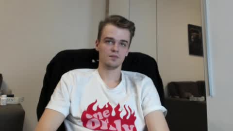 Snapshot of rokko_diamond777 chatting on February 12, 4:11 pm taylor fox online show from February 12, 4:11 pm