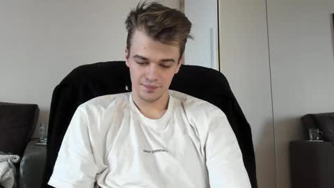 Snapshot of rokko_diamond777 chatting on February 25, 11:30 am taylor fox online show from February 25, 11:30 am