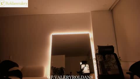 Valery Roldans online show from December 3, 3:14 am