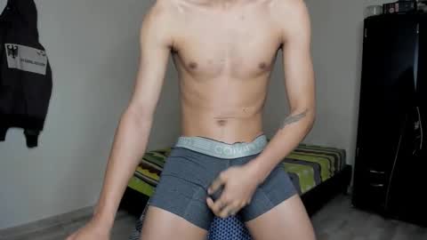 rolling_05 online show from March 10, 3:33 am