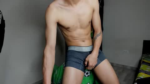 rolling_05 online show from March 24, 6:57 pm