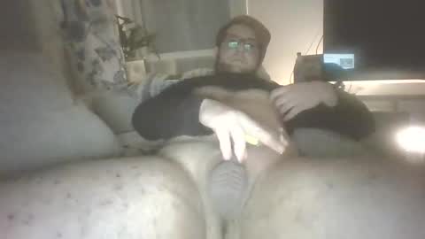 Snapshot of rollinghard90 chatting on December 18, 2:39 am rollinghard90 online show from December 18, 2:39 am