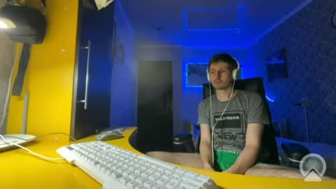 Snapshot of roma305991 chatting on June 24, 7:13 pm roma305991 online show from June 24, 7:13 pm