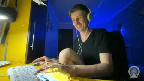 Snapshot of roma305991 chatting on June 26, 6:56 pm roma305991 online show from June 26, 6:56 pm
