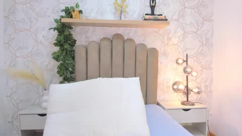   online show from November 6, 12:06 pm