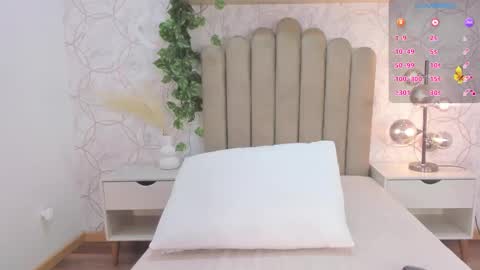   online show from December 14, 11:59 am